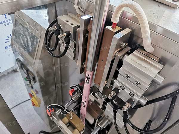 全自动立式污视频成人调试应注意的几个方面